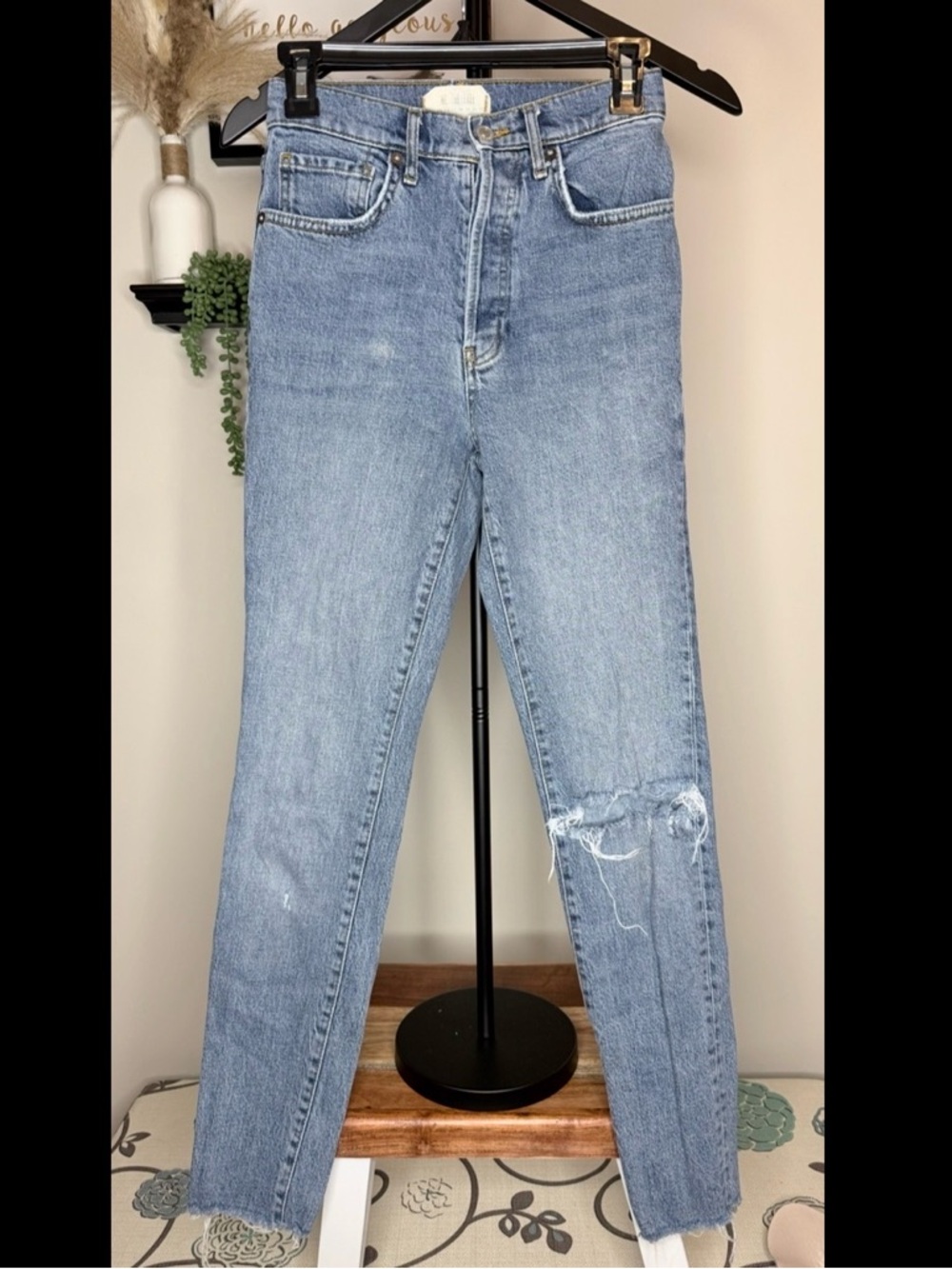 We the Free Classic High-Rise Light Blue Women's Jeans with Distressed Knee